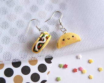 Cute taco earrings, mexican food jewelry, polymer clay kawaii food earrings, cute clay earrings, funny earrings teenager, clip on earrings