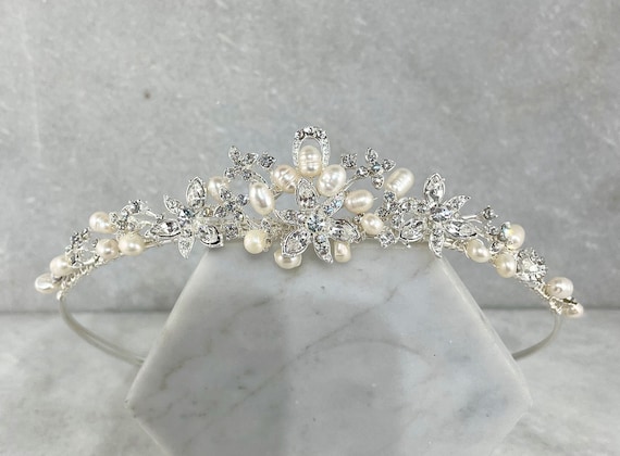 Crystal Flower & Freshwater Pearl Wedding Tiara: Classic  display picture 2