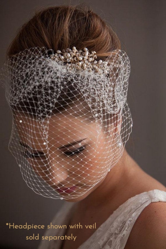 One Blushing Bride Short Birdcage Bridal Veil with Crystals, Chin Length with Comb Off White / Diamond White / with Scattered Pearls