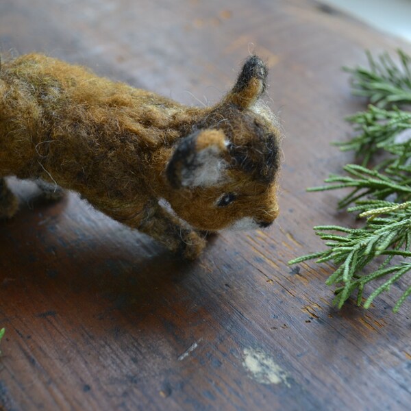 mini felted fox. tiny needle felted wool red swift fox. realistic woodland animal gift. brown white neutral. fall winter natural decor