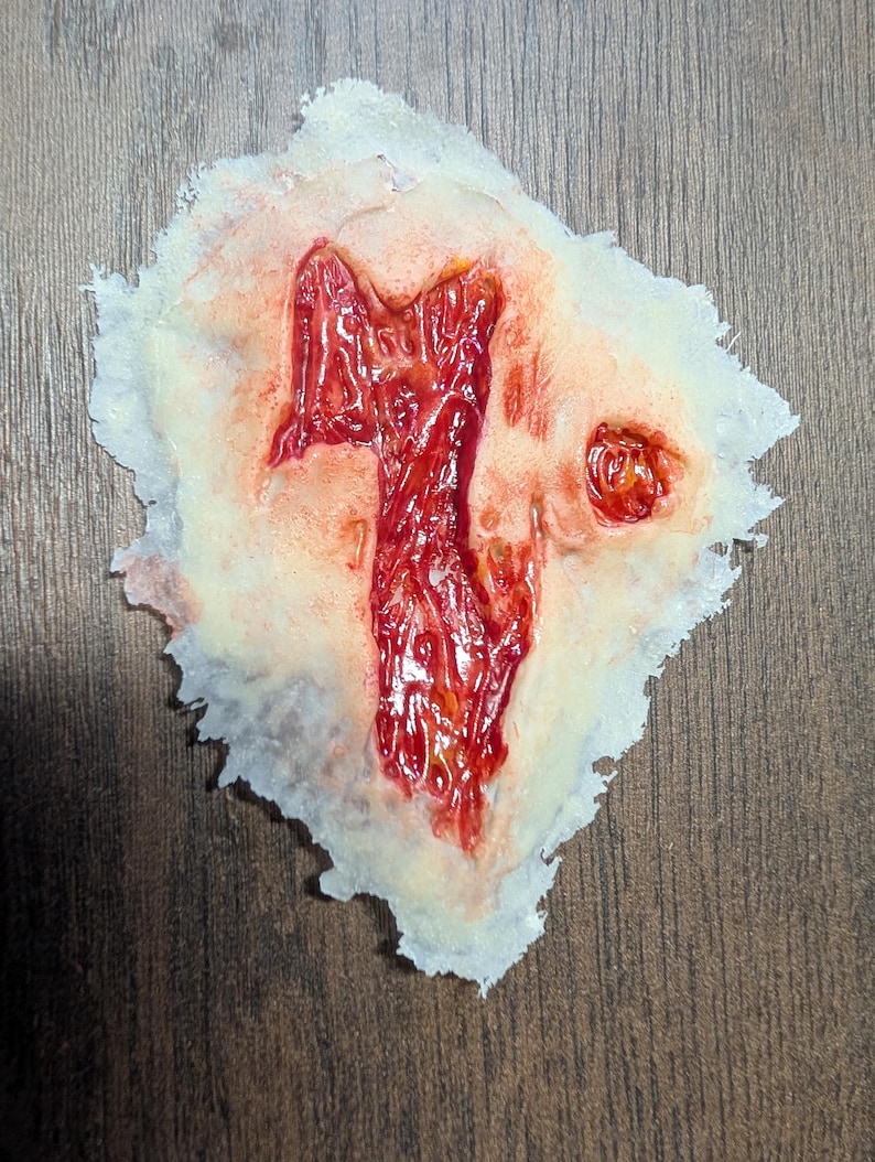 Set di ferite da zombie sulla pelle immagine 5