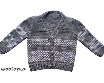 Kids' cardigan, jacket, sweater of babywool for 0-6 months in grey and pink. Handknit.