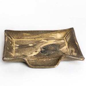 Handmade Ceramic Beige Soapdish with Ginkgo Leaf
