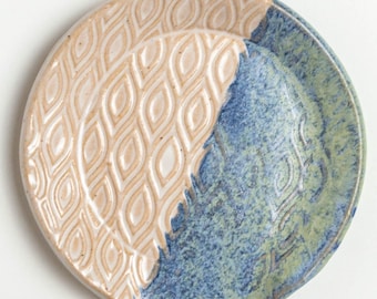 Handmade, in Ohio, Stoneware Blue & White Diamond Pattern Spoon Rest
