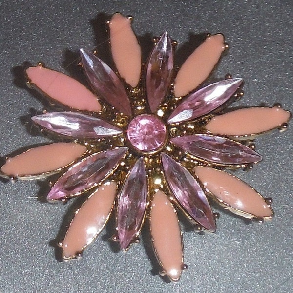 Beautiful PINK brooch or pin, unsigned beauty