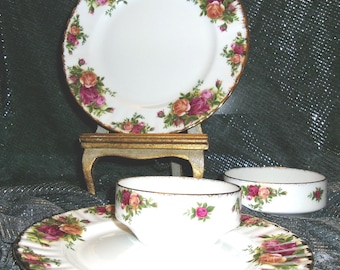 ROYAL ALBERT old country rose two salad/dessert and one sauce bowl
