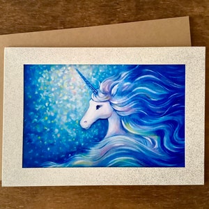 Tarjeta de felicitación de unicornio en blanco por dentro, para cualquier ocasión, con arte mágico de fantasía enmarcable.