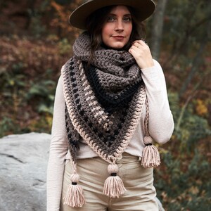 Crochet Pattern // Triangle Shawl Wrap Scarf Linen Stitch Striped ...