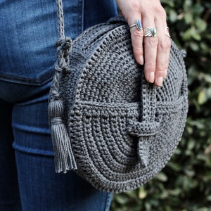 Crochet Pattern // Sturdy Circle Round Tassel Purse Bag Front Pocket Closure // Crossbody Canteen Bag Pattern PDF image 3