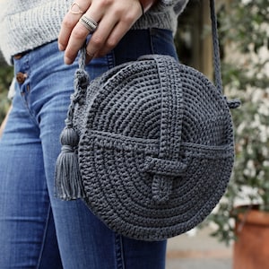 Crochet Pattern // Sturdy Circle Round Tassel Purse Bag Front Pocket Closure // Crossbody Canteen Bag Pattern PDF image 2
