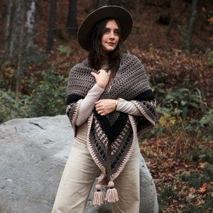 Crochet Pattern // Triangle Shawl Wrap Scarf Linen Stitch Striped ...