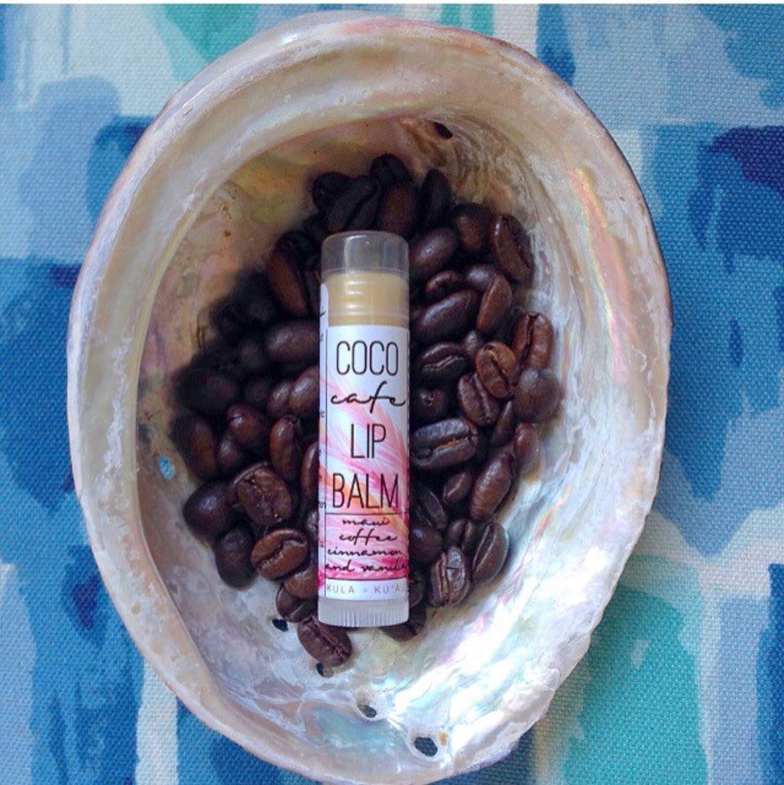 Café y vainilla infusión bálsamo labial de aceite de coco