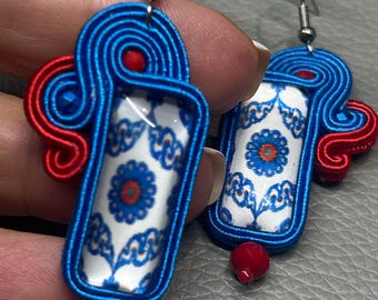 Azul, vermelho - brincos soutache