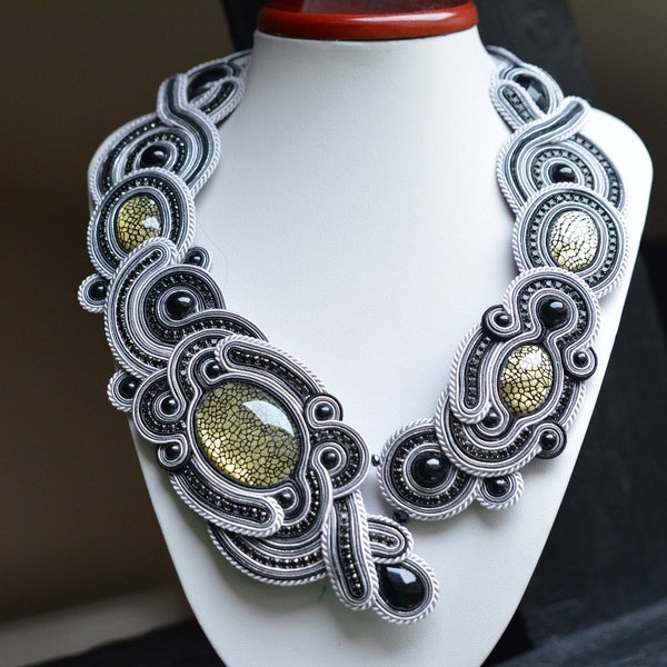 Grigio, argento, oro, nero - collana soutache - Spedizione gratuita - Regalo per lei