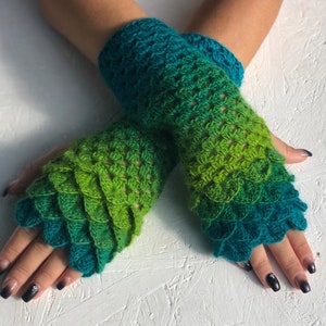 new Fingerless Gloves, dragon scale gloves, women fingerless, Crocheted Arm Warmers, green gloves