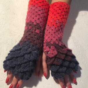 Gants femmes / mitaines / gants dragon / manchettes