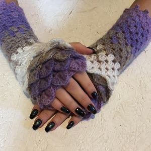 women gloves Fingerless crocodile stich dragon scale crochet women's Arm Warmers gift Accessory Ready to ship image 3