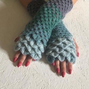 Gants femmes / mitaines / gants dragon / manchettes