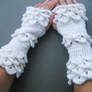 Guantes de escamas de dragón, guantes de novia, guantes de boda de invierno, guantes de boda blancos sin dedos, guantes de ganchillo, calentadores de brazos, accesorio de invierno