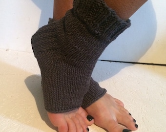 women gray Piyo Socks, yoga  with heel, Pedicure,   Knitted Toeless ,  Flip  Socks, Hand Knit