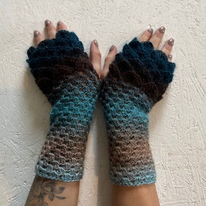 New! Rainbow  Fingerless Gloves, women  gift, dragon scale gloves, women gloves, Arm Warmers