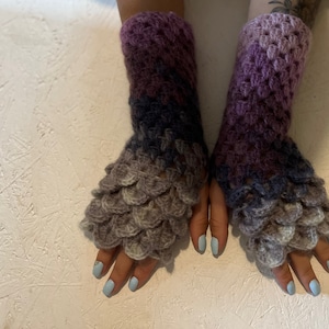 crochet gloves , CHristmas gift, women fingerless gloves, dragon scale,  crochet women's Arm Warmers . Ready to ship!