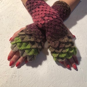 Gants femmes / mitaines / gants dragon / manchettes