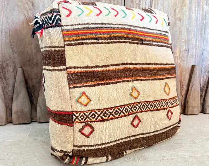 Afbeelding uitgelichte listing: Moroccan kilim pouf / Big floor pillow / Handmade Moroccan poof / 100% wool kilim / 60x60x25cm