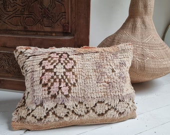 Vintage Moroccan Boujaad pillow