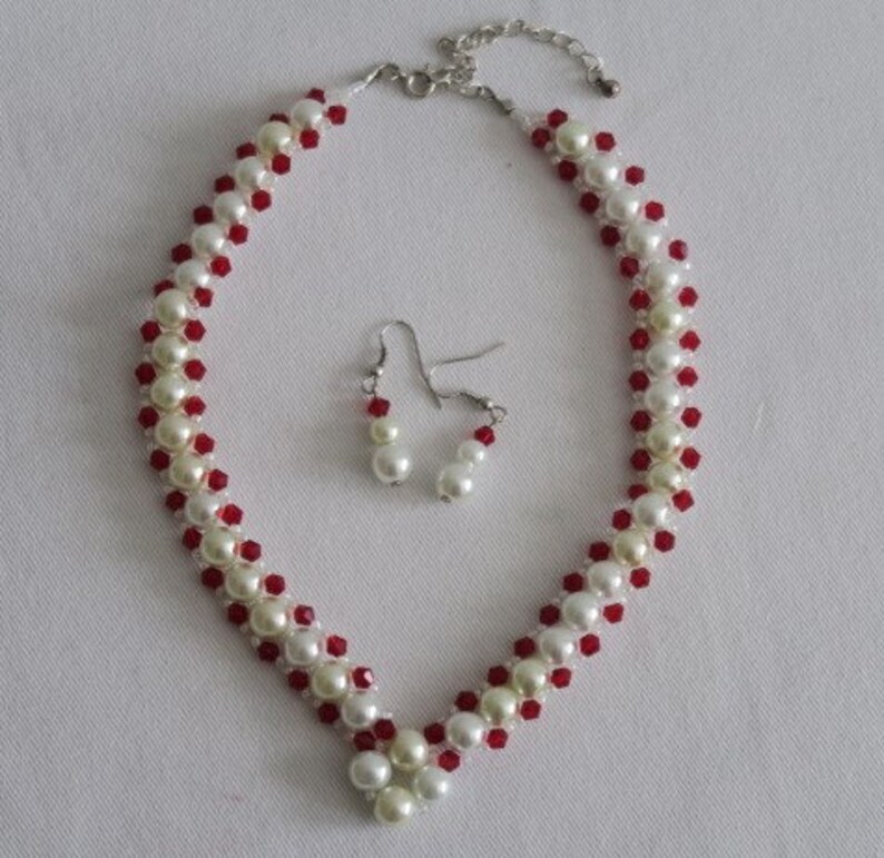 Red and White Pearl Necklace - Etsy