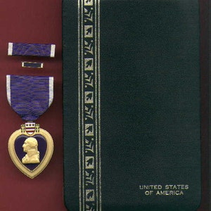 Korean War US Purple Heart Medal with Case Ribbon