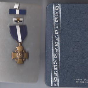 Vietnam War Era US Navy Cross Medal with Case