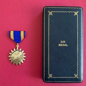 US Air Medal in WWII WW2 Case
