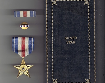 WWII WW2 US Silver Star Military Award Medal in Vintage Case w/ Ribbon & Pin