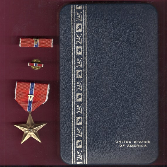 勇気に対する米国ブロンズスター勲章（ケースとVマーク付き） - Etsy 日本