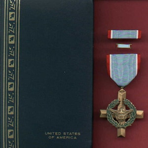 US Air Force Distinguished Service Cross Medal with Case