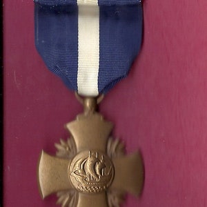WW2 WWII US Navy Cross Medal
