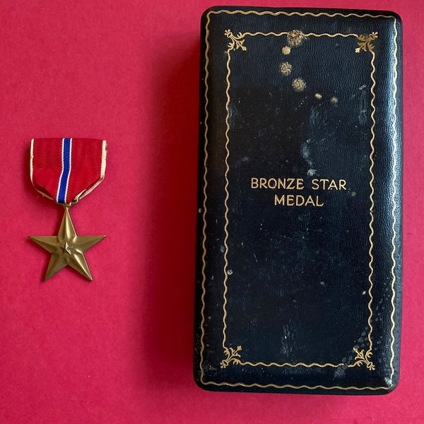 WWII WW2 US Bronze Star Medal with Case