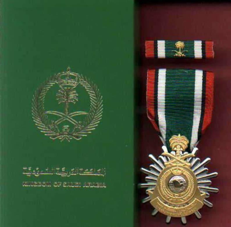 First Gulf War Iraq War Desert Storm Desert Shield Medal With Case