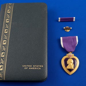 ベトナム戦線記念記章 ベトナム戦争 記念メダル Vietnam War Medals - Etsy
