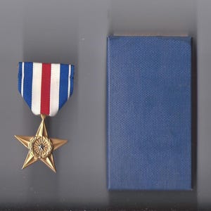 WWII WW2 US Silver Star Military Award Medal in Case