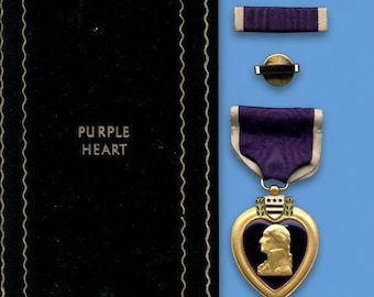 WW2 WWII Purple Heart Medal with Serial Number and Case