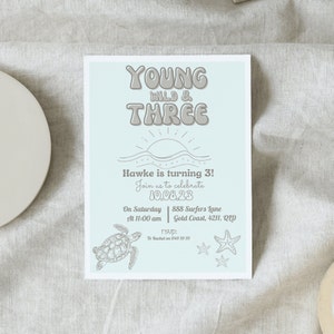 Jungen-Geburtstags-Einladung Junge wilde drei Einladung 3. Geburtstag-Einladung für Jungen-Party-Strand-Party-Einladung personalisierte Kindergeburtstag