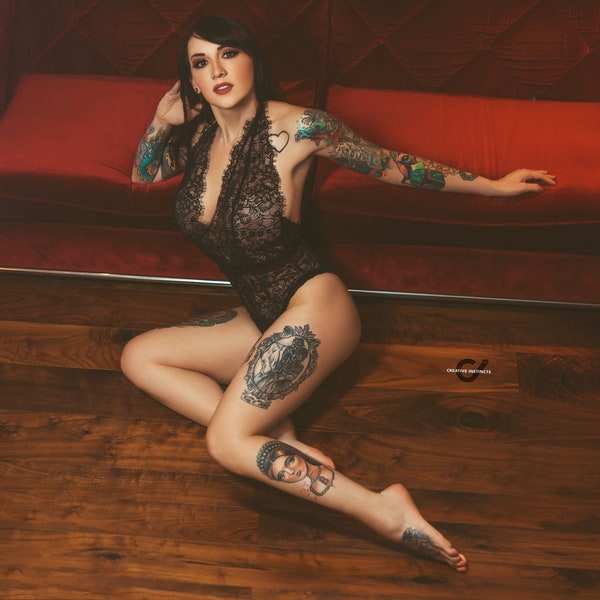 Erica Fett Lady in Lace Print