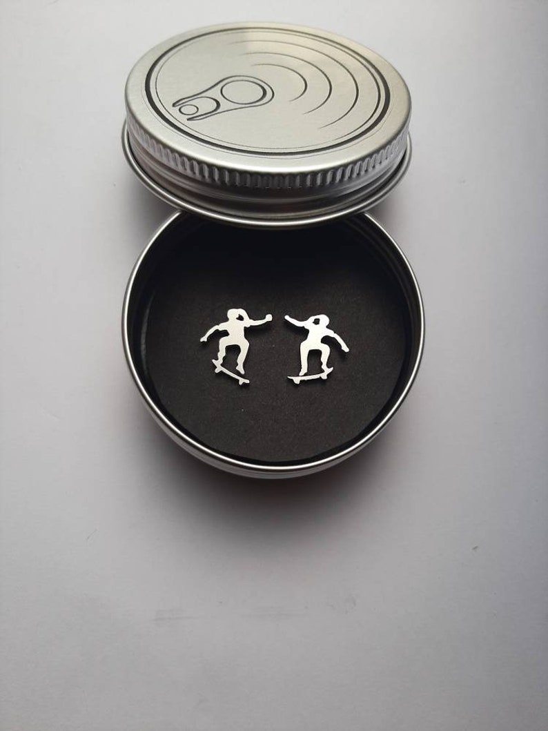 Skateboard stud earrings Clearance