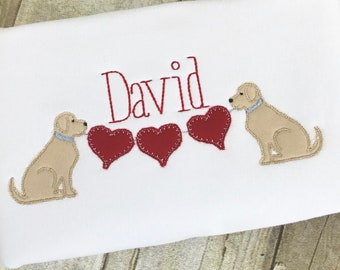 Jungen personalisierte Valentinstag Welpen Hundeshirt - monogrammiert junge Hund Herz Shirt - blau und rot