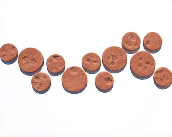 Płytki terakotowe – Ceramiczna sztuka ścienna – Organiczna, nowoczesna rzeźba – Wystrój wnętrz – Zestaw 12 sztuk