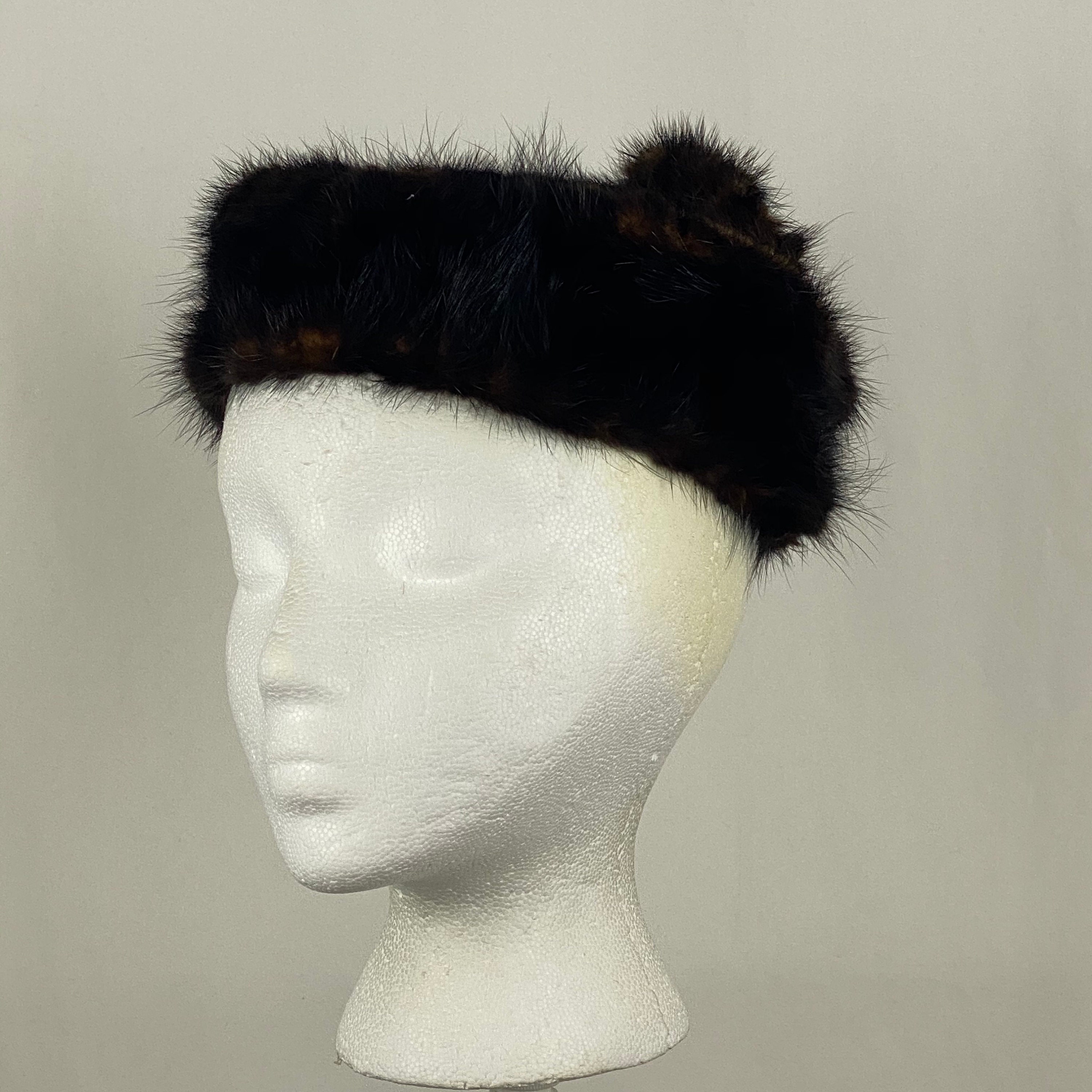 Vintage 70s Genuine Mink Caplet Pillbox Hat Vintage Blonde Mink Pillbox Hat With Bow – Very Breezy main image 2