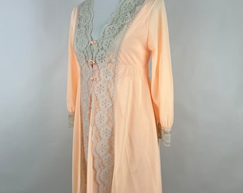 Peach Pink Peignoir Small Night Gown Robe 2 Piece Satin Wide Lace Nightgown V-Neck Bed Jacket 70's Floral 3/4 Sleeve Mary Flower