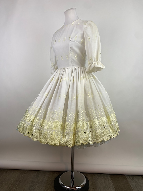 White Lace Swing Dance Dress XS Cream Eyelet Rock… - image 2